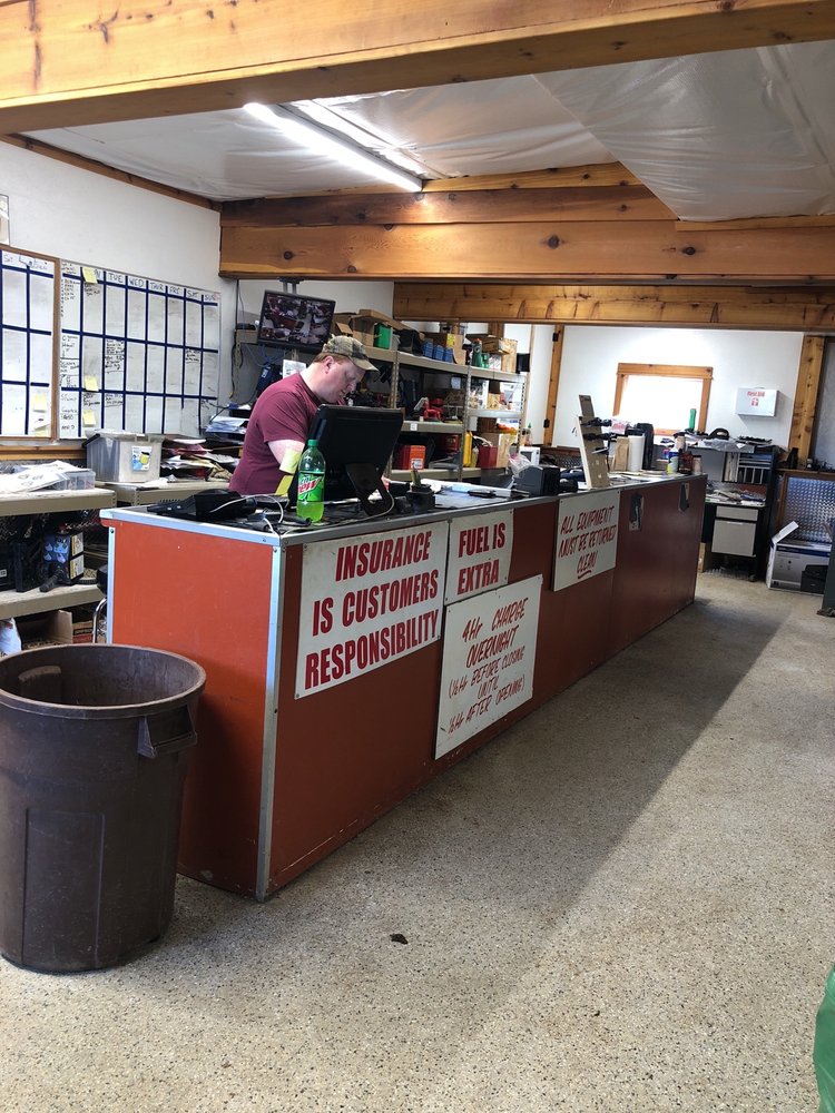 PIONEER RENTAL Updated September 2024 1141 Molalla Ave, Oregon City, Oregon Building