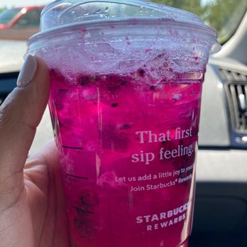 Starbucks - Dragon Fruit Refresher, 05.02.2023. - Coffee & Tea Near Me - Lexington, South Carolina Starbucks - Dragon Fruit Refresher, 05.02.2023. - Coffee & Tea Near Me - Lexington, South Carolina
