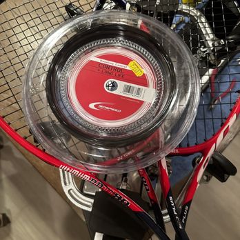 247 Tennis - Great looking Yonex Ultimum RD Ti 80, Isospeed string 53lb, good for play and durability. - Tennis Near Me