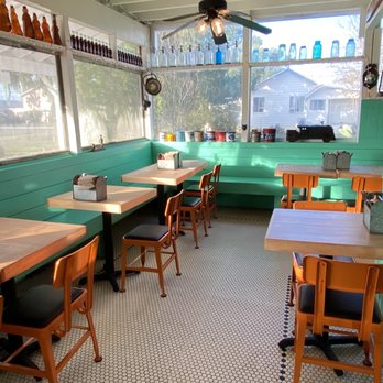 Lou's Luncheonette - Love the interior! - Barbeque Near Me - Sonoma, California
