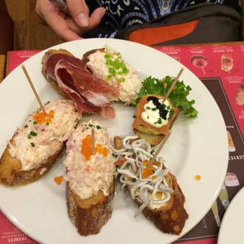 Txapela - Iberian Ham, salmon - Basque Near Me - Barcelona, B Txapela - Iberian Ham, salmon - Basque Near Me - Barcelona, B