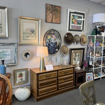 DeAnn Consign & Find - Used, Vintage & Consignment Near Me - Myrtle Beach, South Carolina