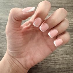Snappy Nails