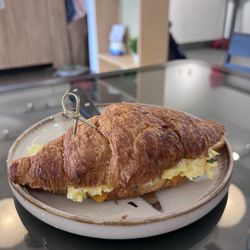 Le Cafe In - White Truffle Egg & Cheddar Cheese Croissant