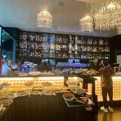Cream Lounge