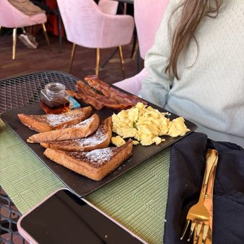 240 Rose Cafe - French Toast Breakfast - Breakfast & Brunch Near Me - Winter Park, Florida