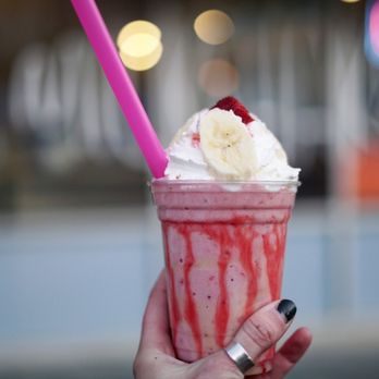 Gordon’s Milkshake Bar - Strawberry banana milkshake - Desserts Near Me - Indianapolis, Indiana