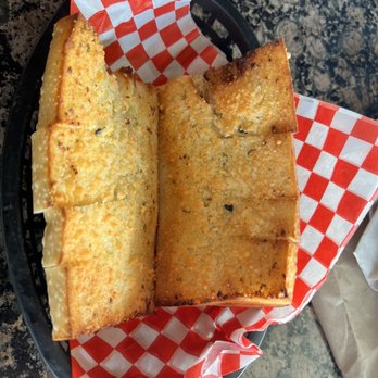 Rigatoni's Restaurant - Garlic Bread - Italian Near Me - Castro Valley, California Rigatoni's Restaurant - Garlic Bread - Italian Near Me - Castro Valley, California
