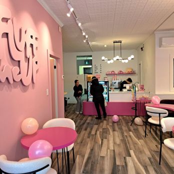 Fluff Me Up - Interior - Cafes Near Me - Toronto, Ontario Fluff Me Up - Interior - Cafes Near Me - Toronto, Ontario