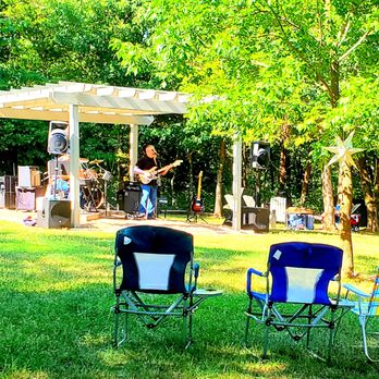 Whispering Willows Senior Dog Sanctuary - Animal Shelters Near Me - Hermitage, Missouri