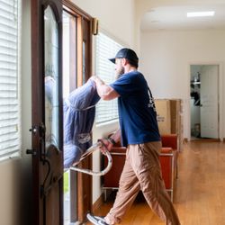 Movers of Redondo Beach - Minimize the stress, maximize the excitement - choose Movers of Redondo Beach.