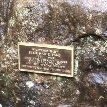 Ka'au Crater - There has been deaths on this trail, this one had a memorial - Hiking Near Me - Honolulu, Hawaii Ka'au Crater - There has been deaths on this trail, this one had a memorial - Hiking Near Me - Honolulu, Hawaii