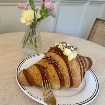 Brown Bee Coffee - Café latte croissant - Coffee & Tea Near Me - Providence, Rhode Island