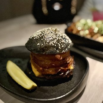 3rd Base LA - Black Mamba Burger - Sports Bars Near Me - Los Angeles, California