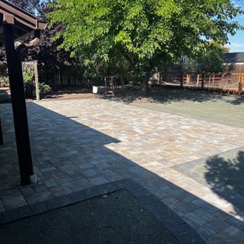 Living Stone Paver Services - Finished yard. Looks even better in person! - Landscaping Near Me Living Stone Paver Services - Finished yard. Looks even better in person! - Landscaping Near Me