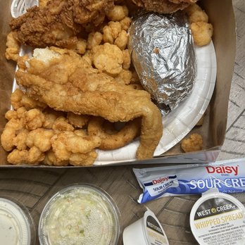 Mayflower Seafood Restaurant - Flaky trout, plump popcorn shrimp, crispy chicken tenders, all good and satisfying. - Seafood Near Me - Asheboro, North Carolina