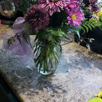 Alta Vista Flowers - What we got 4th picture. Do these look like $90 flowers? - Florists Near Me - Ottawa, Ontario Alta Vista Flowers - What we got 4th picture. Do these look like $90 flowers? - Florists Near Me - Ottawa, Ontario
