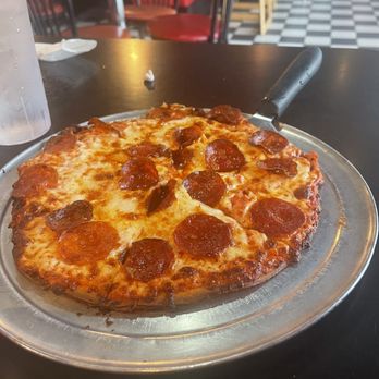Fox's Pizza Downtown - Gluten free pizza - Italian Near Me - Brunswick, Georgia Fox's Pizza Downtown - Gluten free pizza - Italian Near Me - Brunswick, Georgia