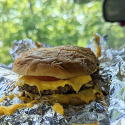 Della’s Frozen Custard - Double cheeseburger