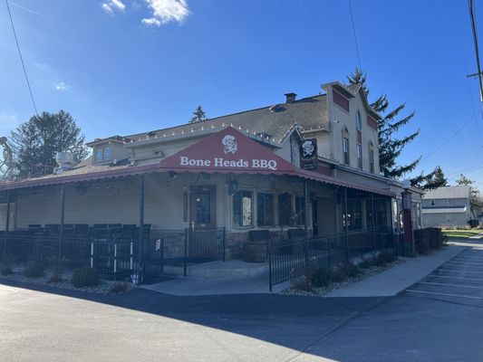 Bone Heads Bar B Que by null