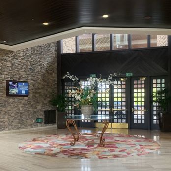 Journey's End - View toward the entry into the building. - Breakfast & Brunch Near Me - Temecula, California
