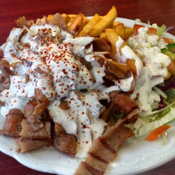 Stadt Kebab - Dönerteller mit Pommes für 7€, reichlich