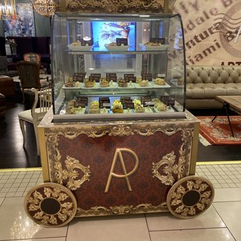 Artpie - Super cute display! - Cafes Near Me - Aventura, Florida