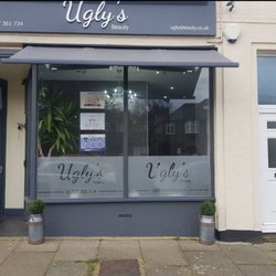Uglys Beauty Salon - Salon