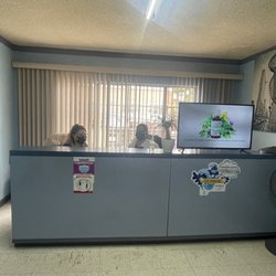 Dr. Juan Galván Machado - Dr's team and reception area