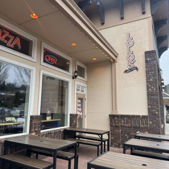 LoLo's Boss Pizza - Outside - Pizza Near Me - Troutdale, Oregon LoLo's Boss Pizza - Outside - Pizza Near Me - Troutdale, Oregon