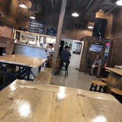 Bear Tent Brewery - Tasting room