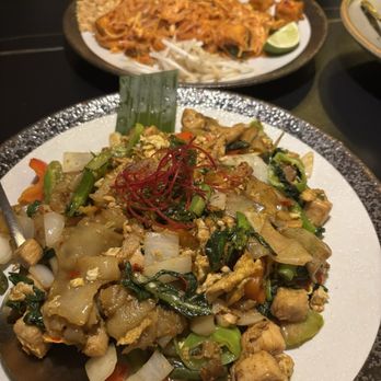 Siam Thai Eatery - Pad Kee Mao - Thai Near Me - Chicago, Illinois Siam Thai Eatery - Pad Kee Mao - Thai Near Me - Chicago, Illinois