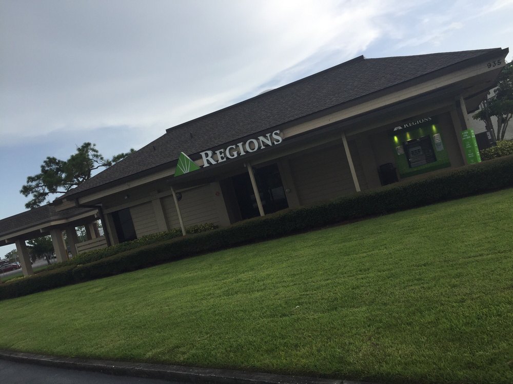 REGIONS BANK Updated July 2024 935 N Beneva Rd, Sarasota, Florida