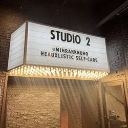 Mihran K. Studios - Personalized signs when you rent