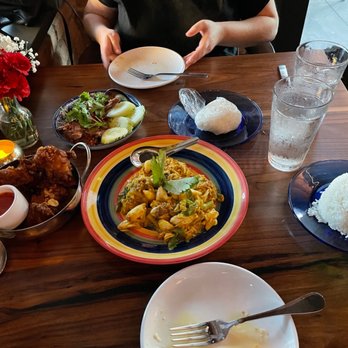 Lom Wong - Thai Near Me - Phoenix, Arizona Lom Wong - Thai Near Me - Phoenix, Arizona