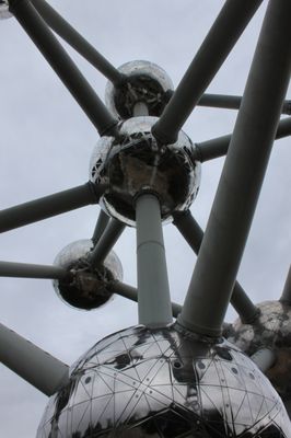 Atomium by null