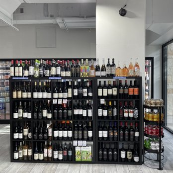 The Austinite Market - Harmon Ave - a wide selection of wines - Convenience Stores Near Me - Austin, Texas The Austinite Market - Harmon Ave - a wide selection of wines - Convenience Stores Near Me - Austin, Texas