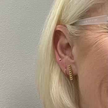 Le Perce - High lobe piercing with 14k diamond - Piercing Near Me - Newport Beach, California