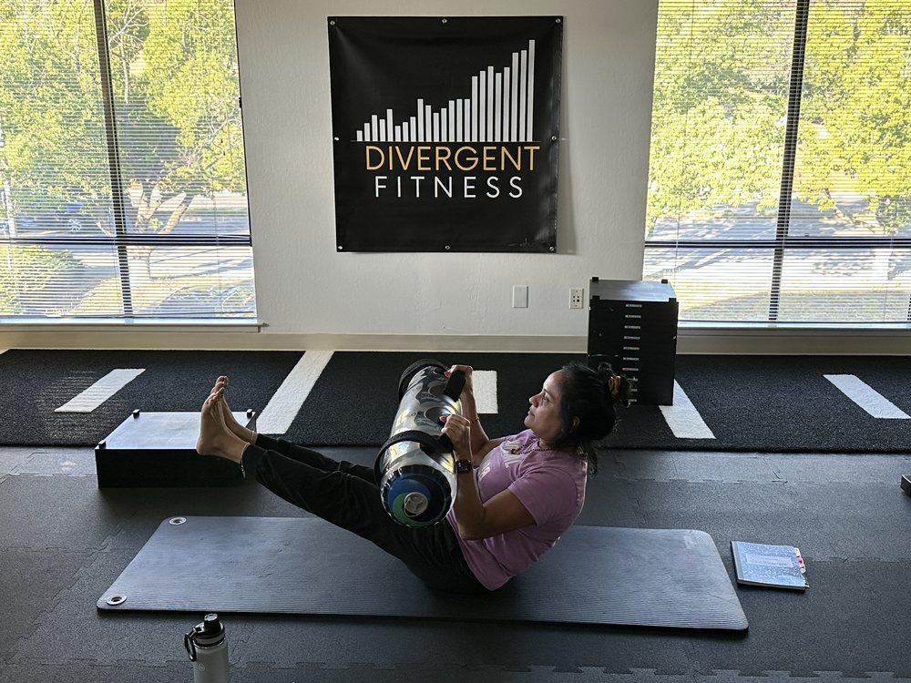 Divergent Fitness Logo