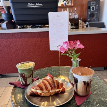 Ferlini Coffee - cute little seating area in front of the coffee bar - Coffee & Tea Near Me - San Diego, California Ferlini Coffee - cute little seating area in front of the coffee bar - Coffee & Tea Near Me - San Diego, California