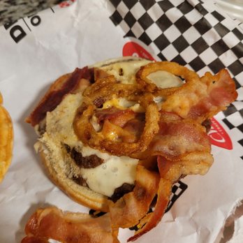 Rally's - Fast Food Near Me - Long Beach, California