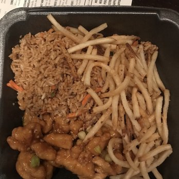 P.F. Chang's - Para llevar combinación Changs Chicken - Chinese Near Me - Caguas, Puerto Rico