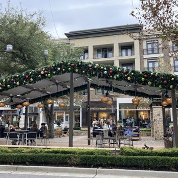 Avalon - Outdoor seating - Shopping Centers Near Me - Alpharetta, Georgia