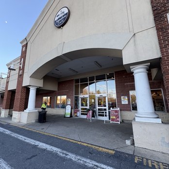 Safeway - Entrance - Grocery Near Me - Hanover, Maryland