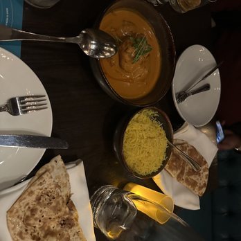 ROOP Chicago Innovative Indian Restaurant & Cocktail Bar - Butter Chicken Plate Saffron Rice Naan Garlic - Indian Near Me - Chicago, Illinois