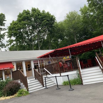Big Daddy's Ice Cream - Outside - Ice Cream & Frozen Yogurt Near Me - Wells, Maine