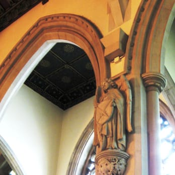 Holy Trinity Church - Statue on North Aisle Arcade - Churches Near Me - London, XGL