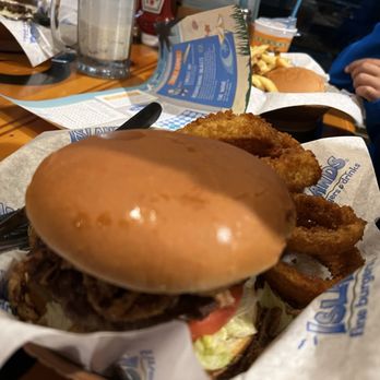 Islands Restaurant - Burgers Near Me - Glendale, California