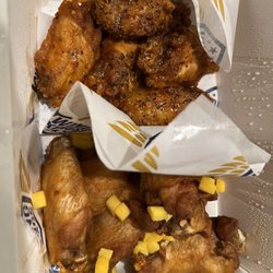 Wing Kings - 10 Bone-in Mango and Spicy Lemon Pepper