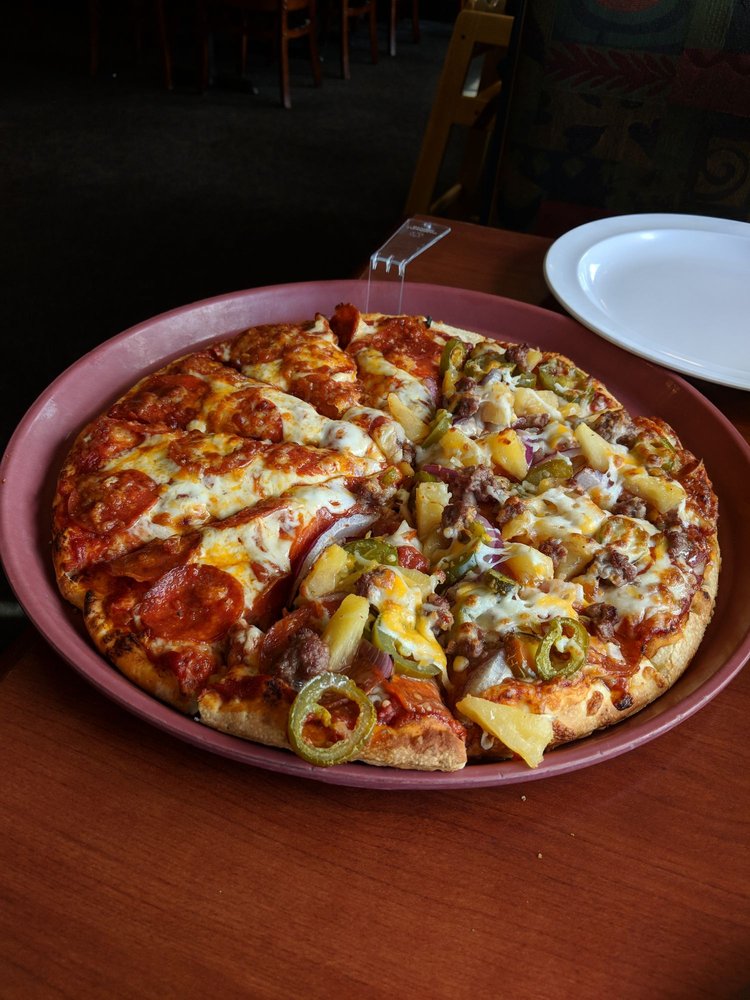 STRAW HAT PIZZA CLOSED 39 Photos & 78 Reviews 3765 La Sierra Ave